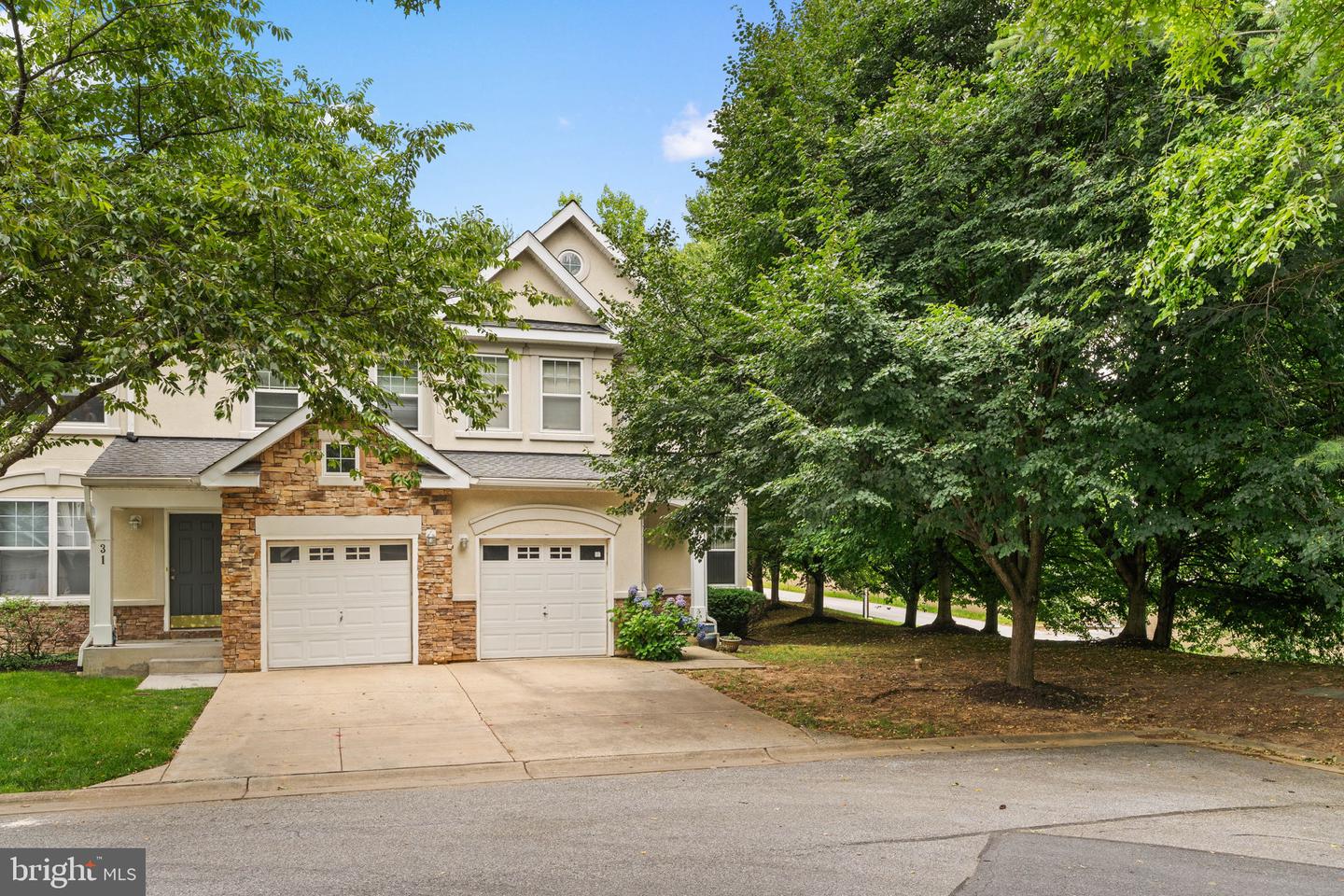 33 Peregrine Court #33