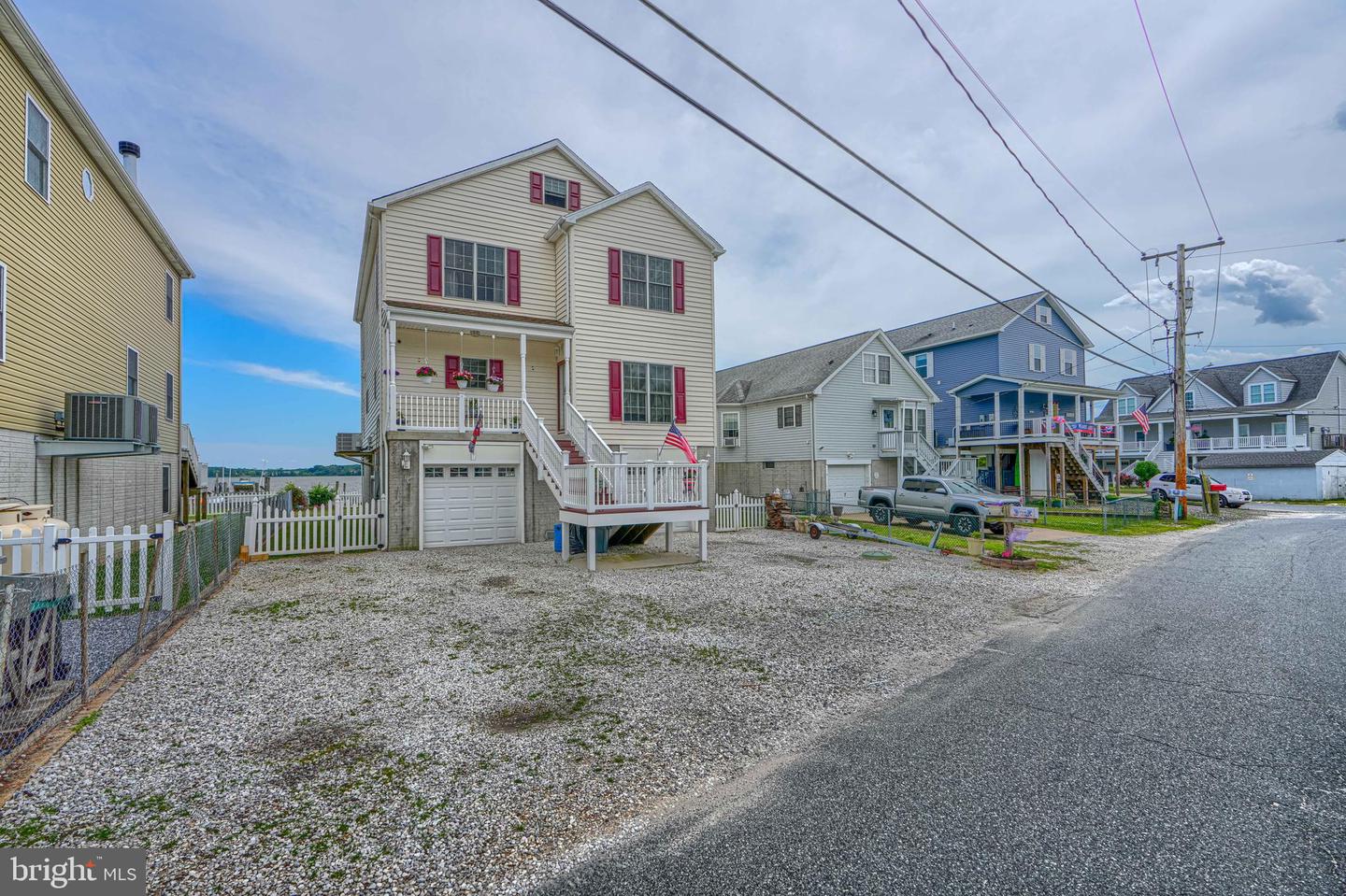 1205 Bayside Road