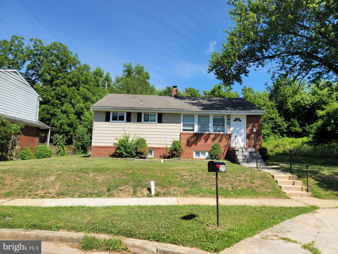 2012 Royal Garden Drive