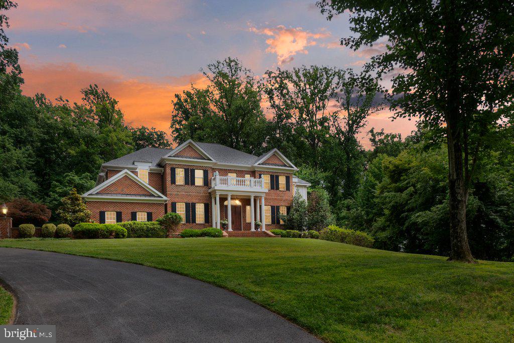 2605 Chestnut Woods Court