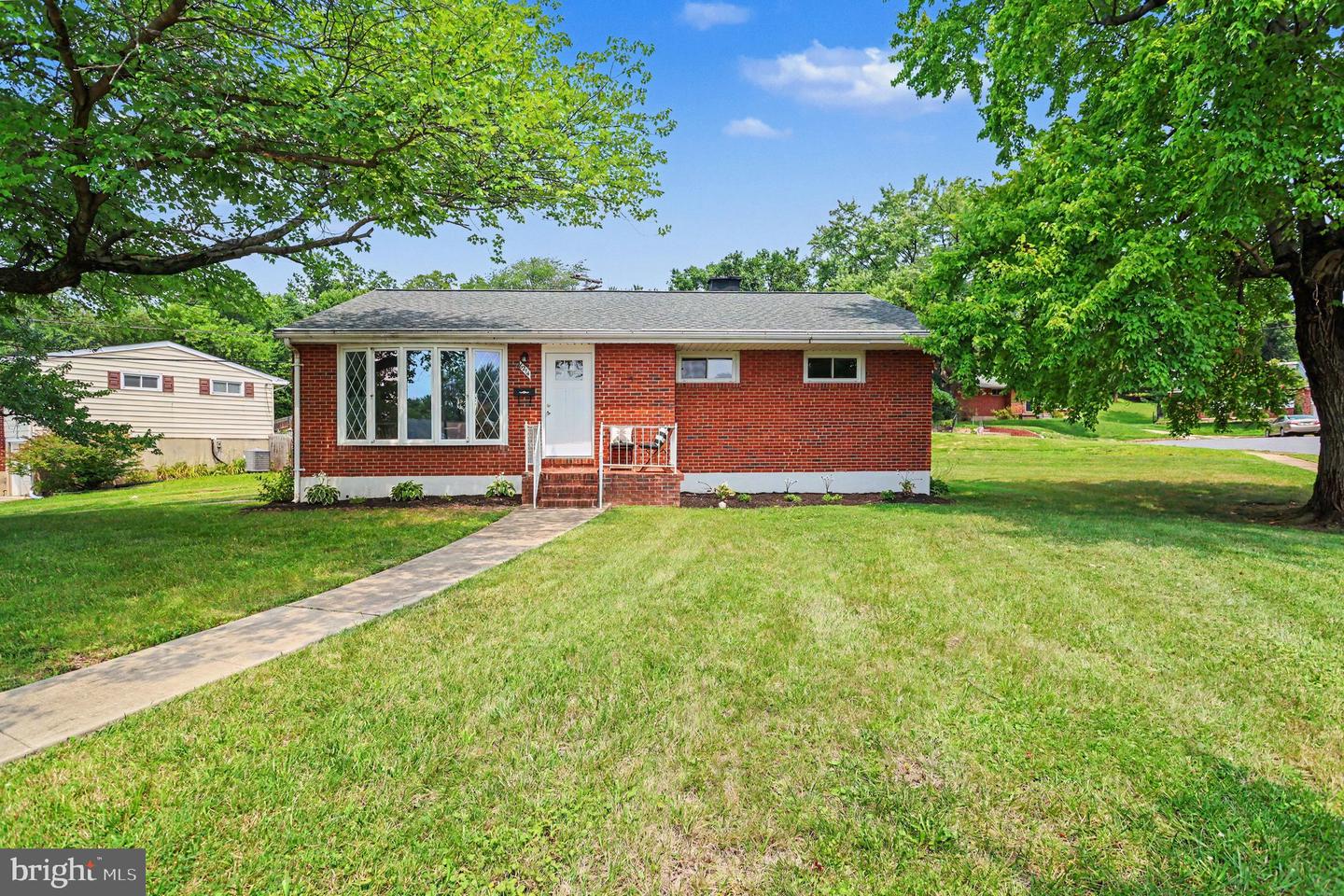 6214 Golden Ring Road