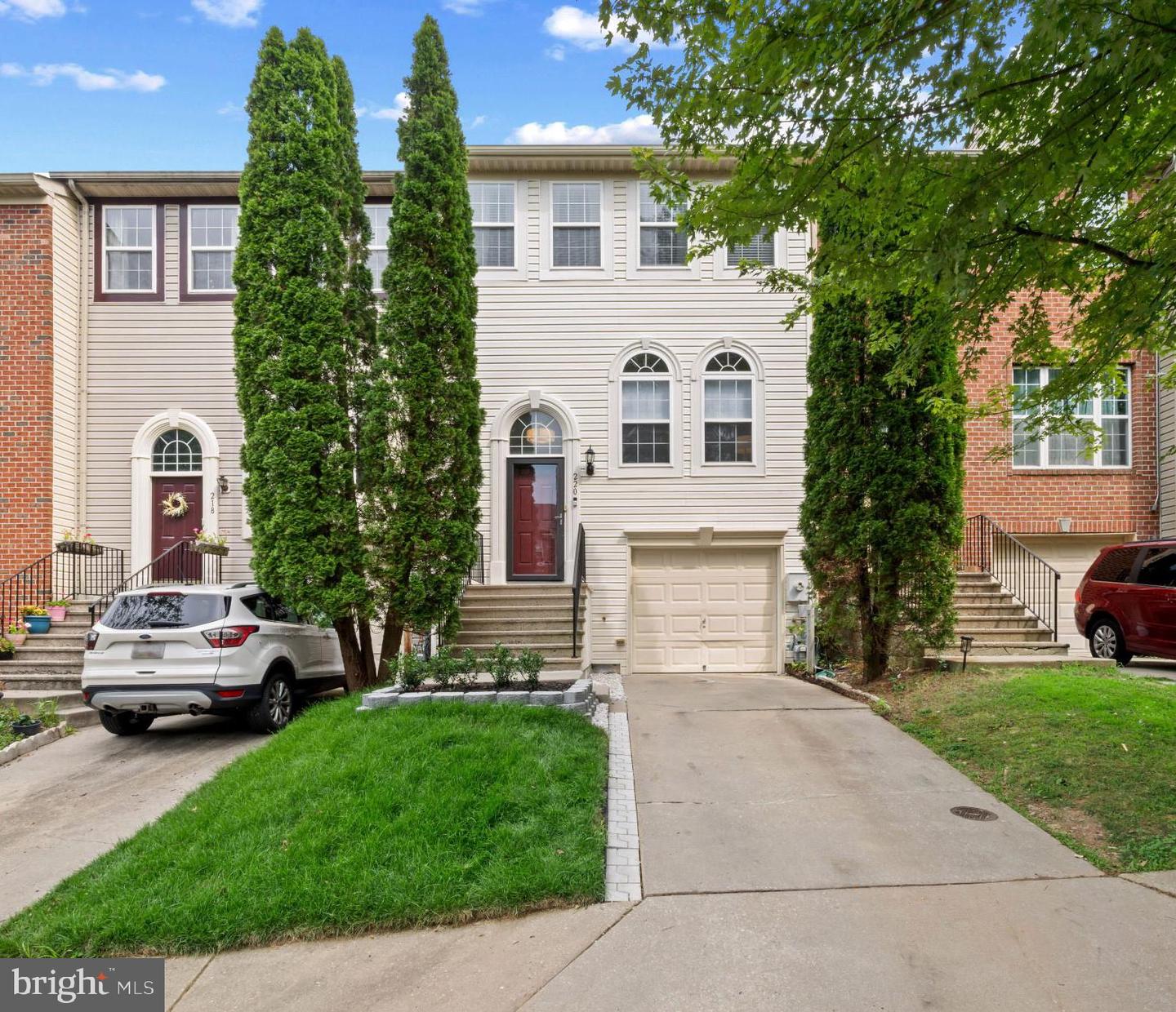 220 Persimmon Circle