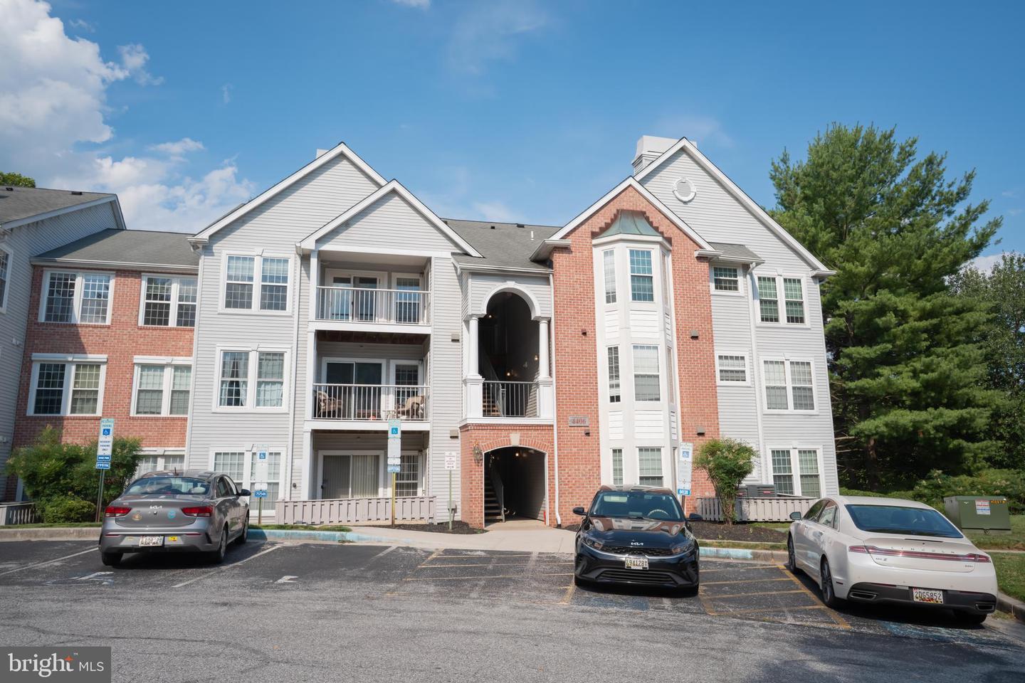 4406 Silverbrook Ln # J