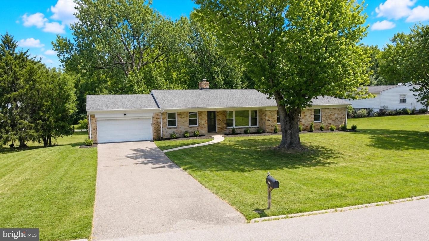 1127 Gypsy Lane W
