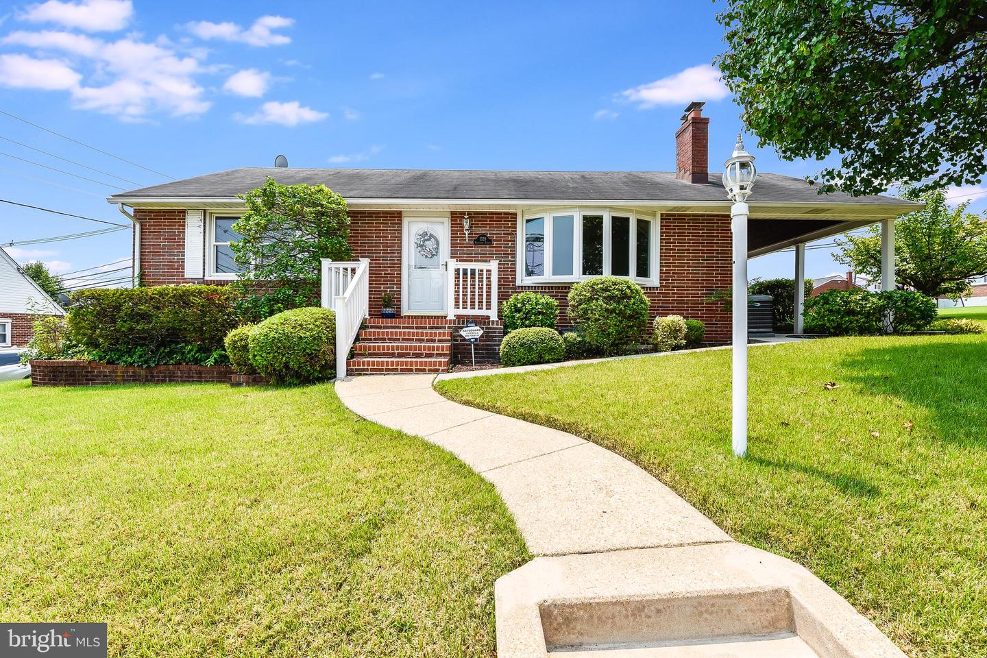 1528 Neighbors Avenue