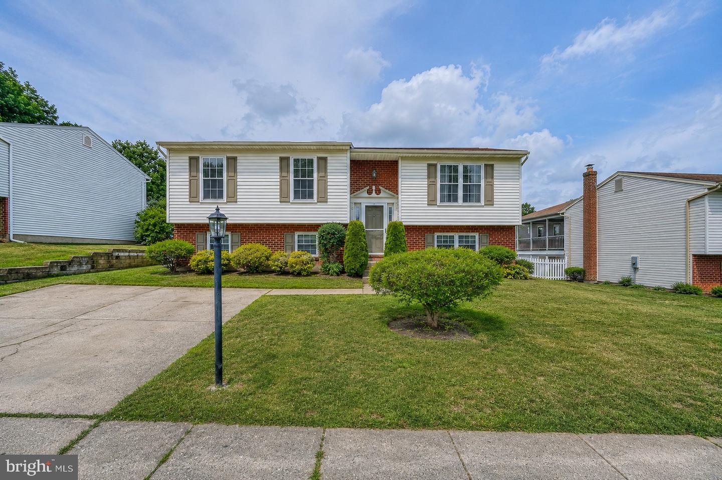 9520 Oakbranch Way