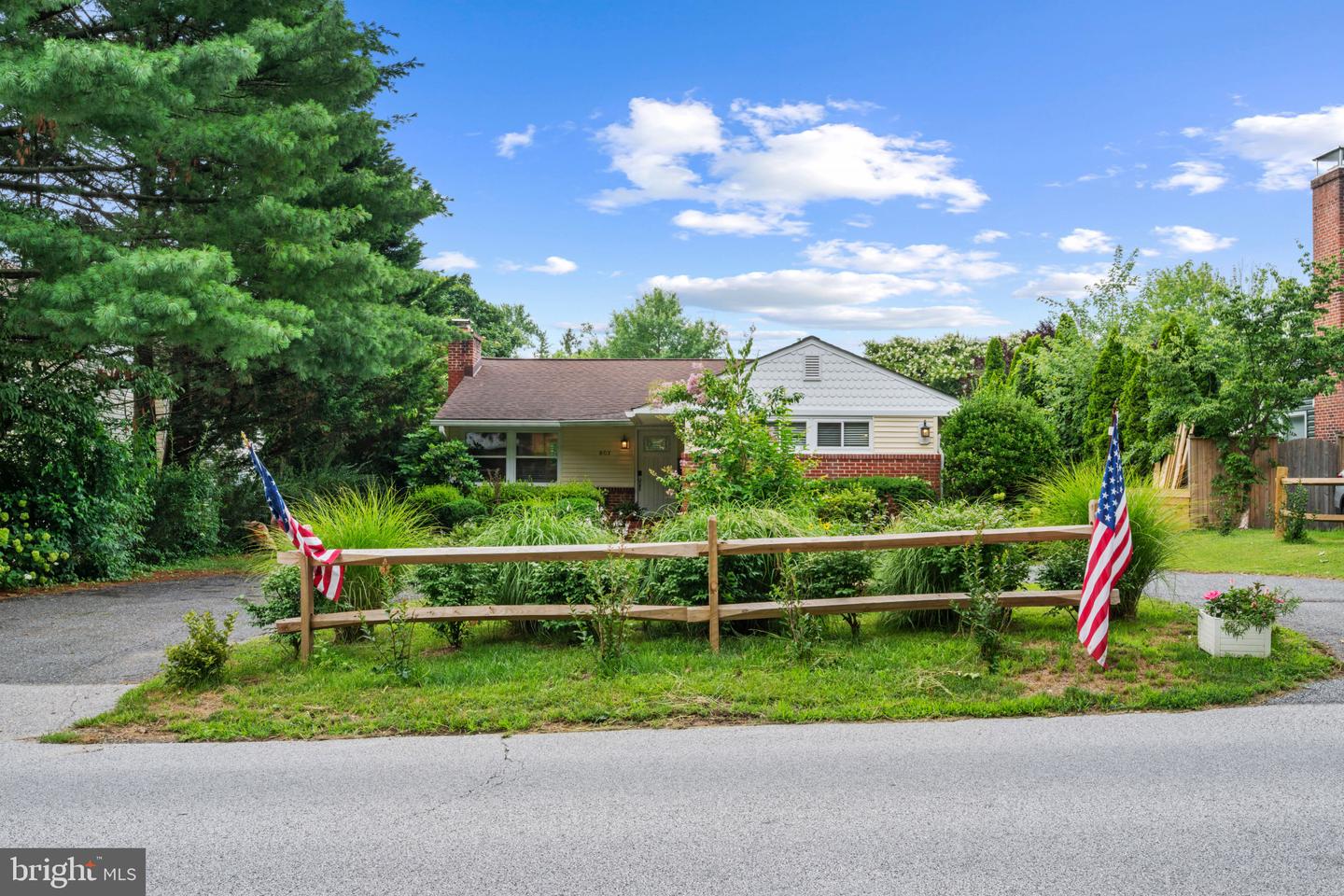 803 Joppa Road W