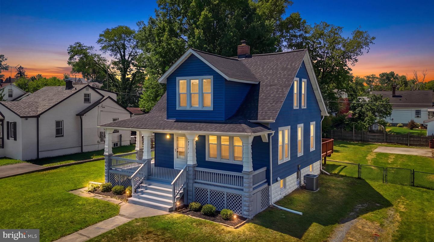 2621 Hillcrest