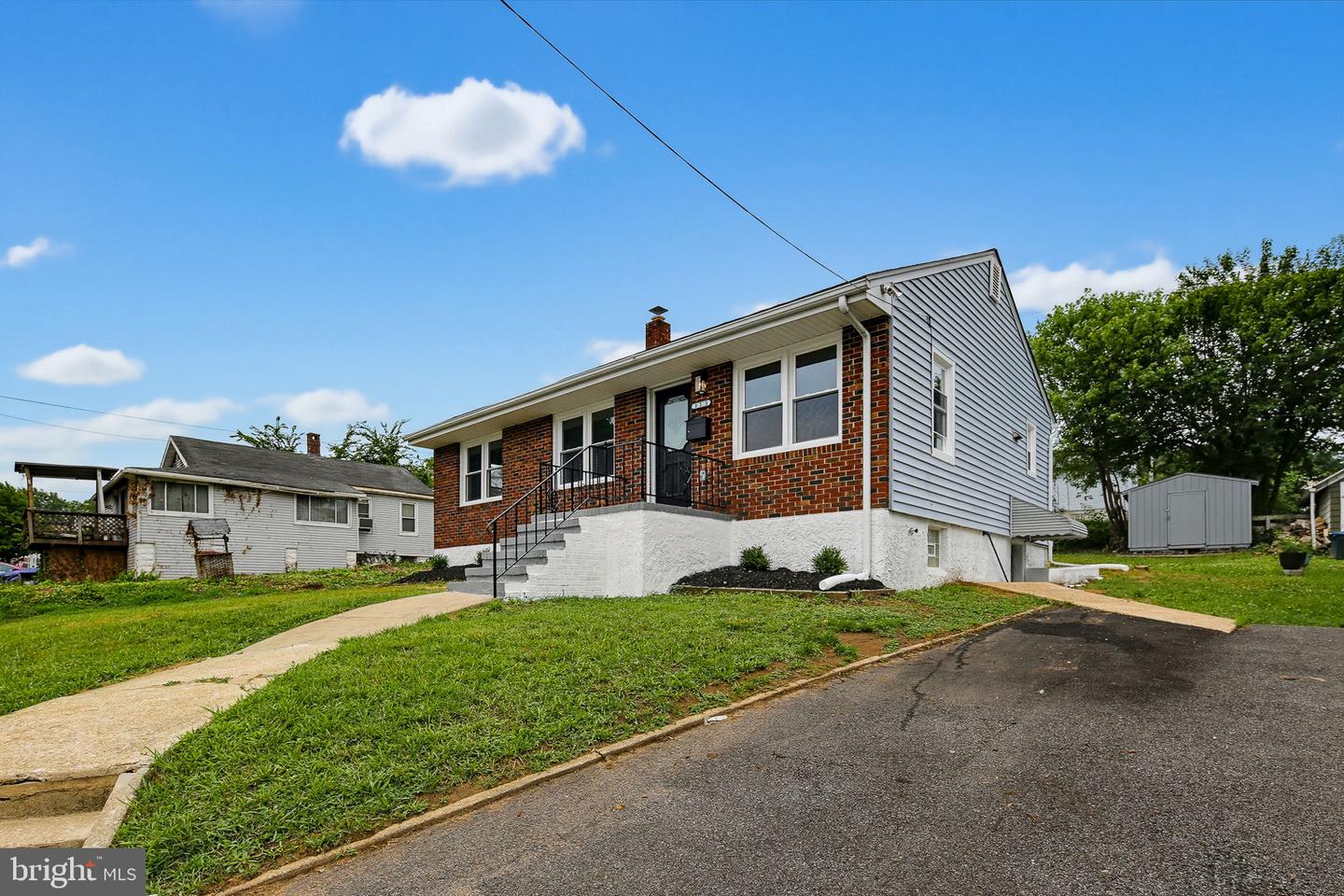 323 3rd Avenue