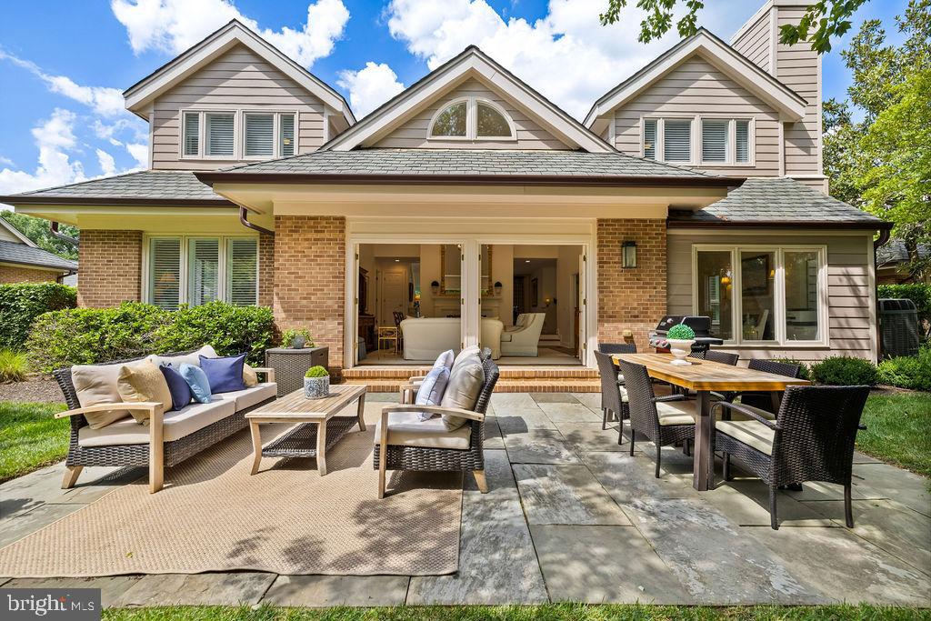 15 Fieldspring Court