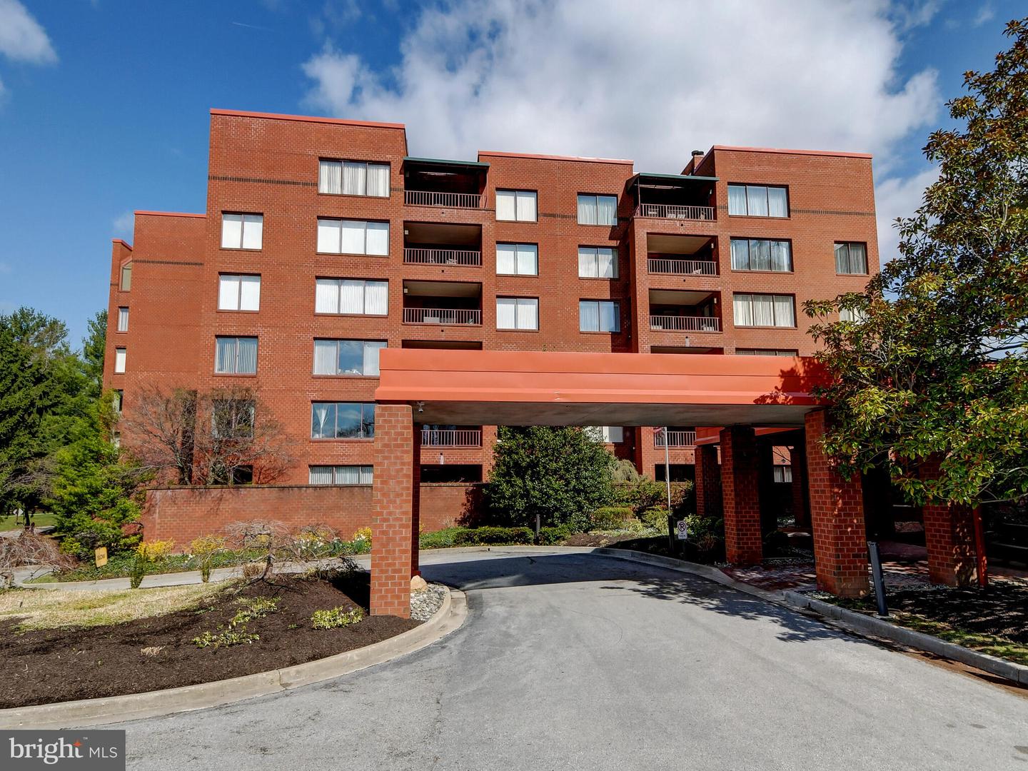 1 Gristmill Court #302