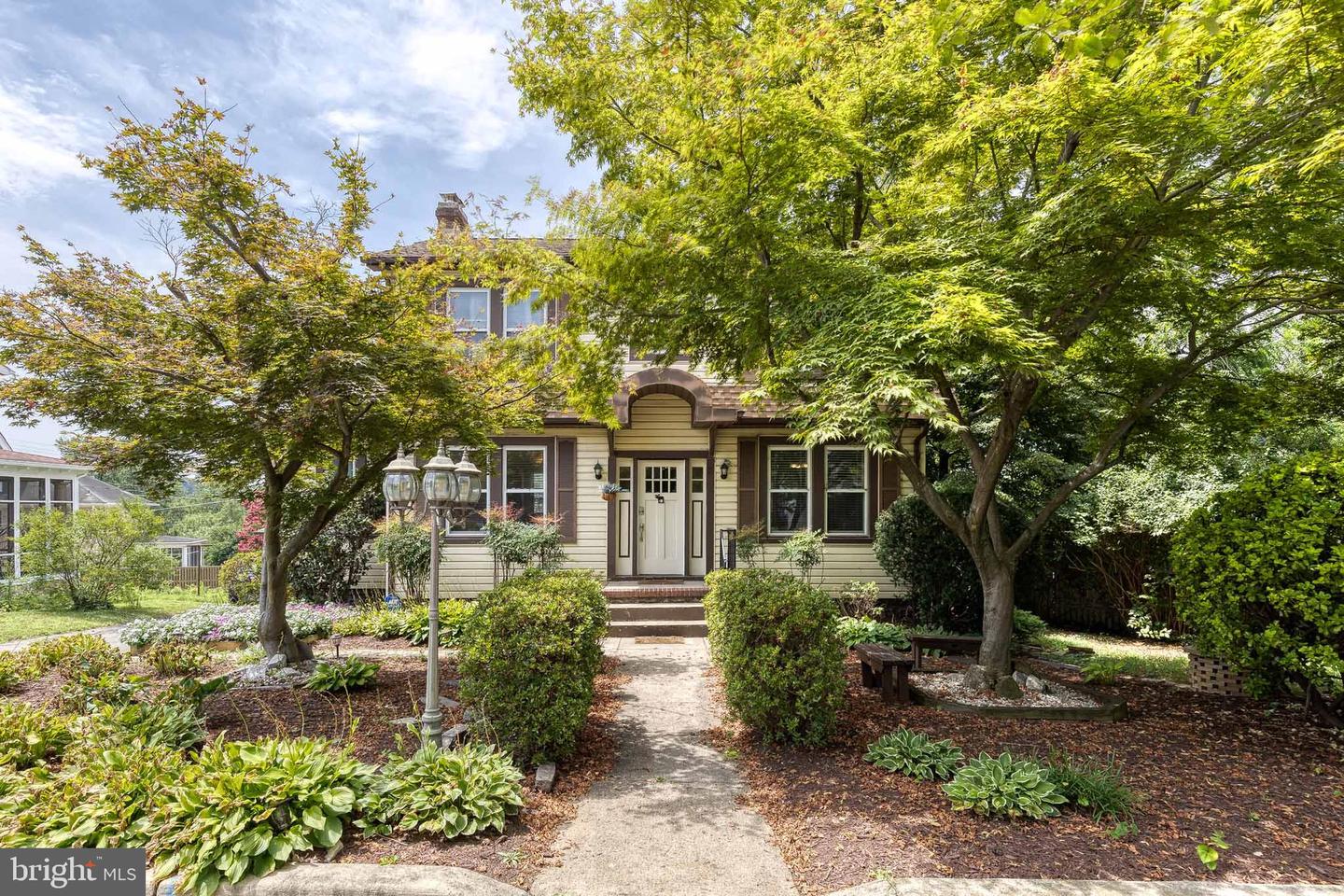 1704 Lincoln Drive