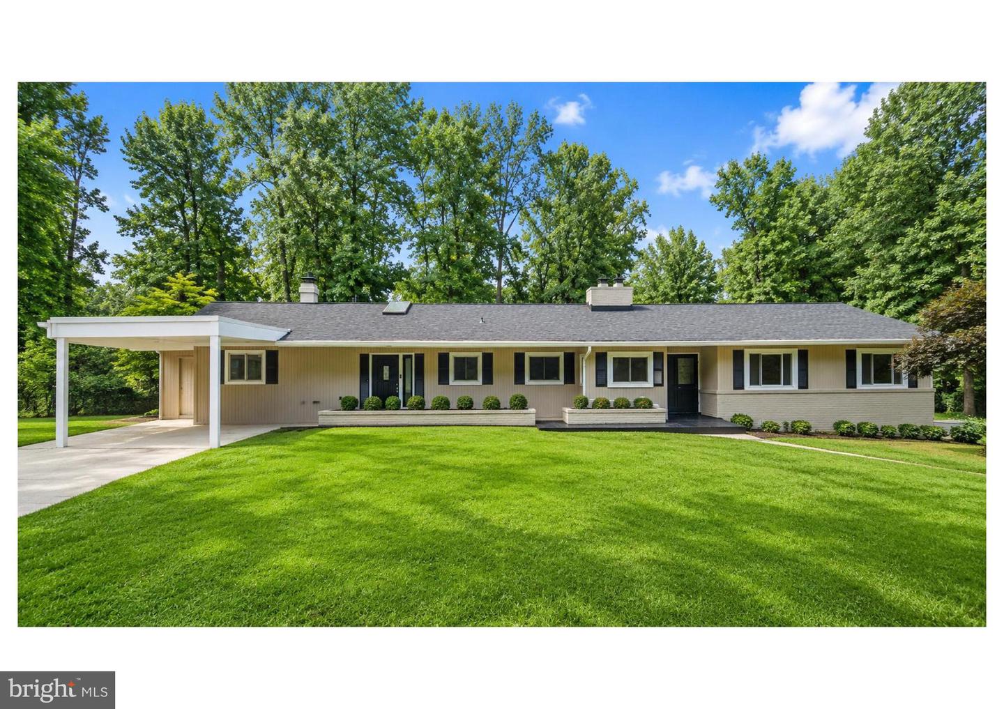 8206 Cranwood Court