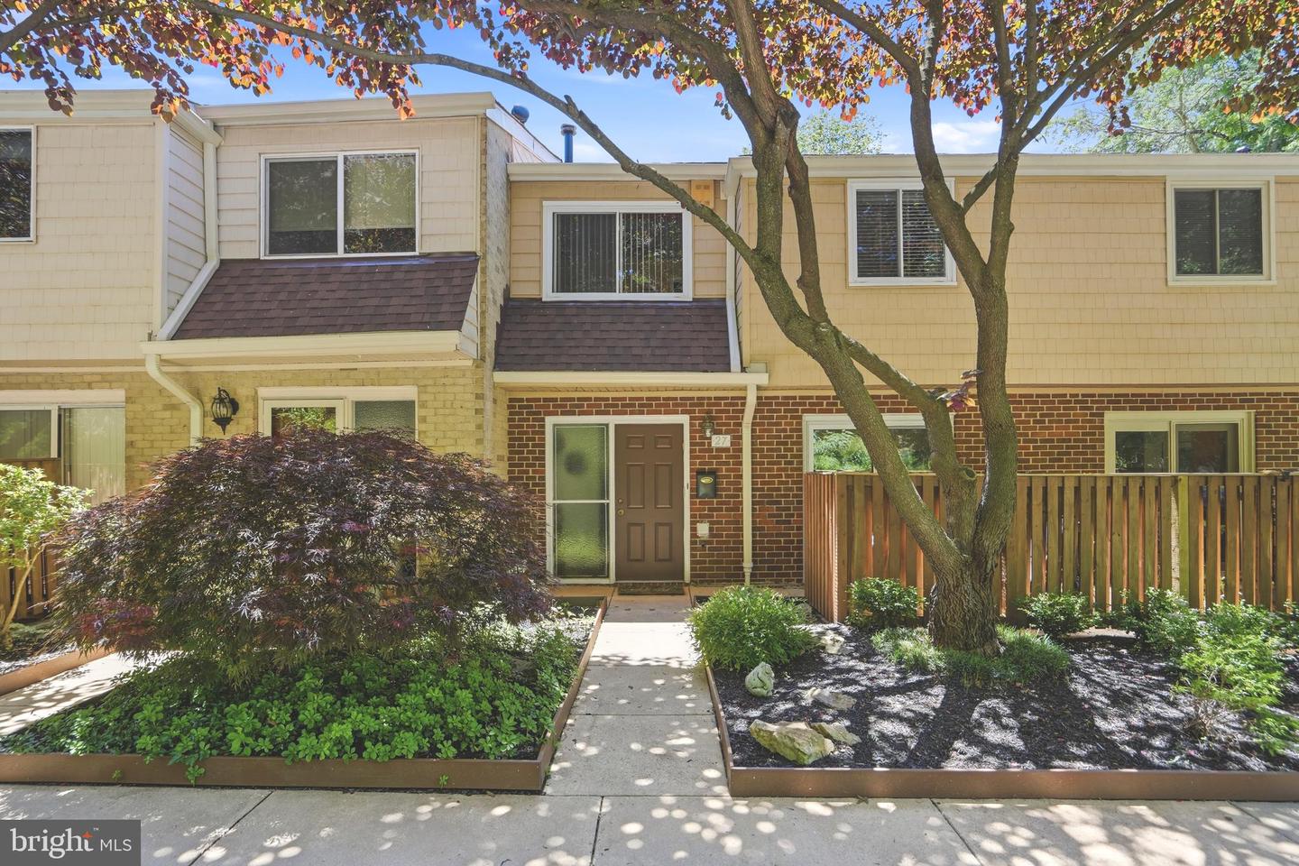 27 Lighttown Court #27