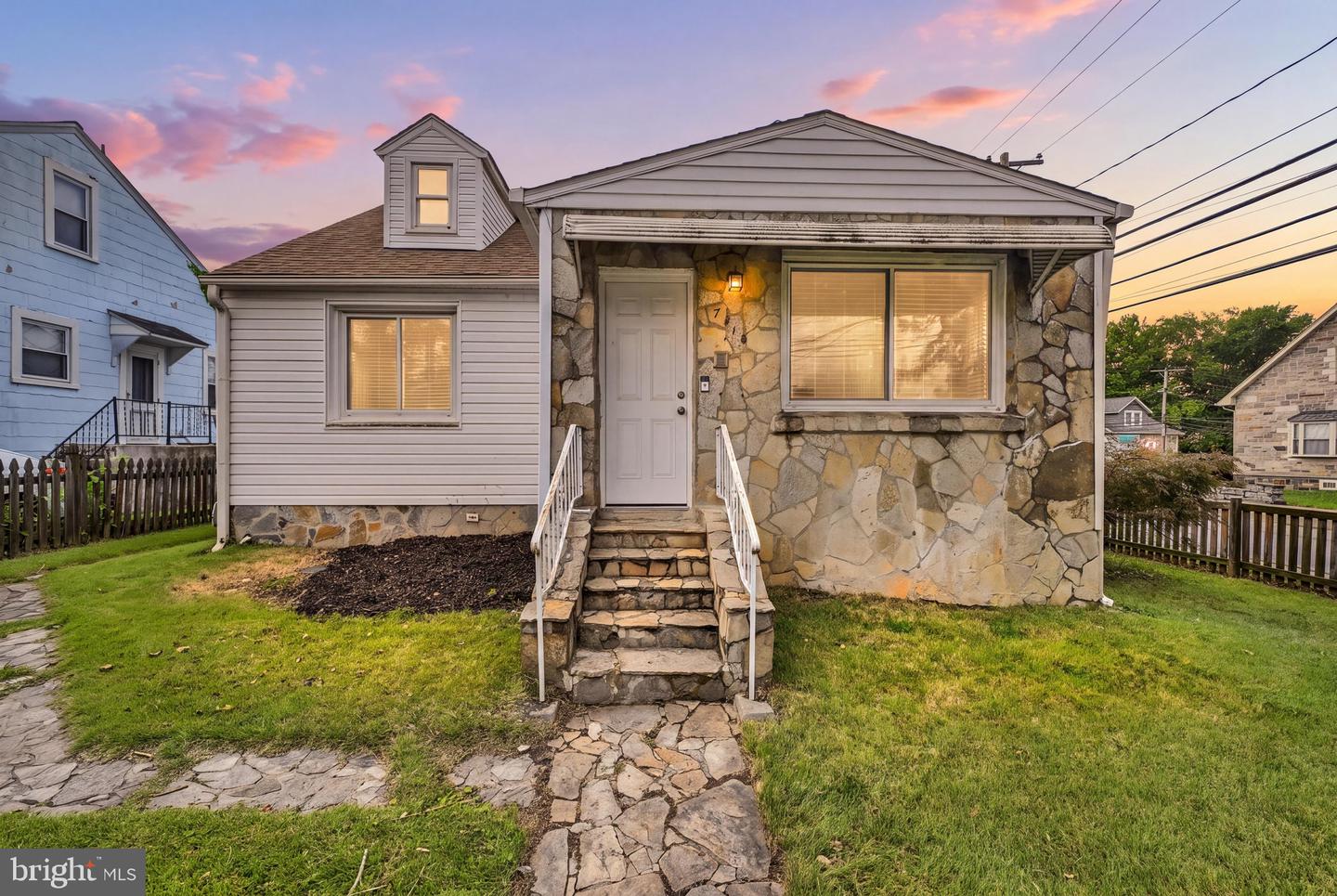 7718 Queen Anne
