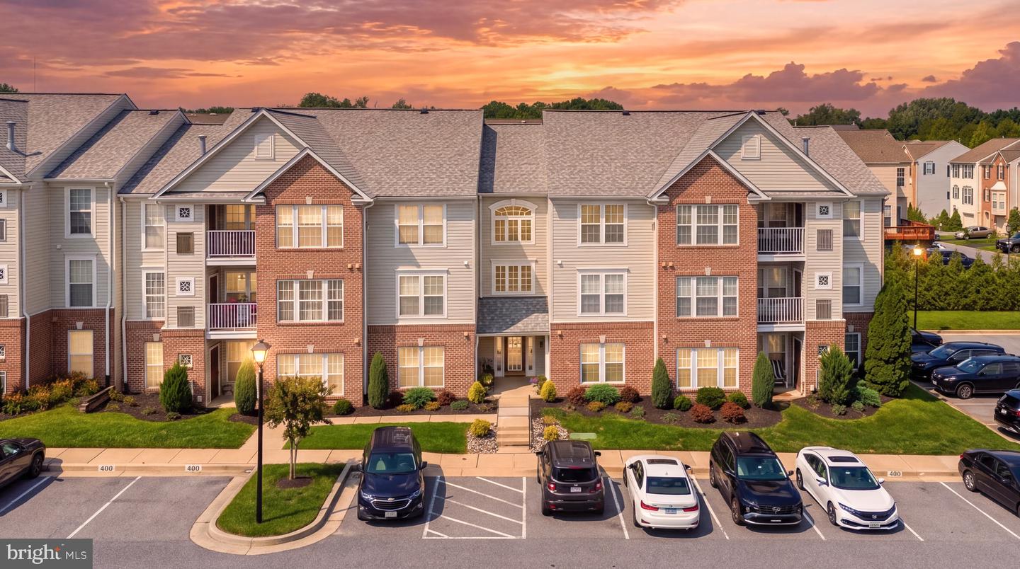 17 Brook Farm Court #17g