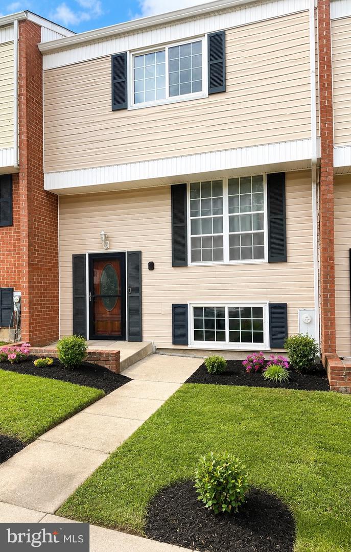 8 Rose Petal Court