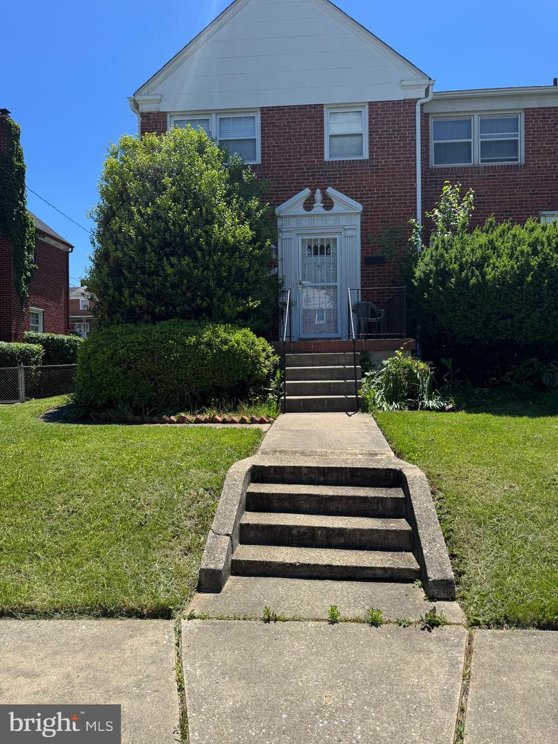 1525 Clairidge Road