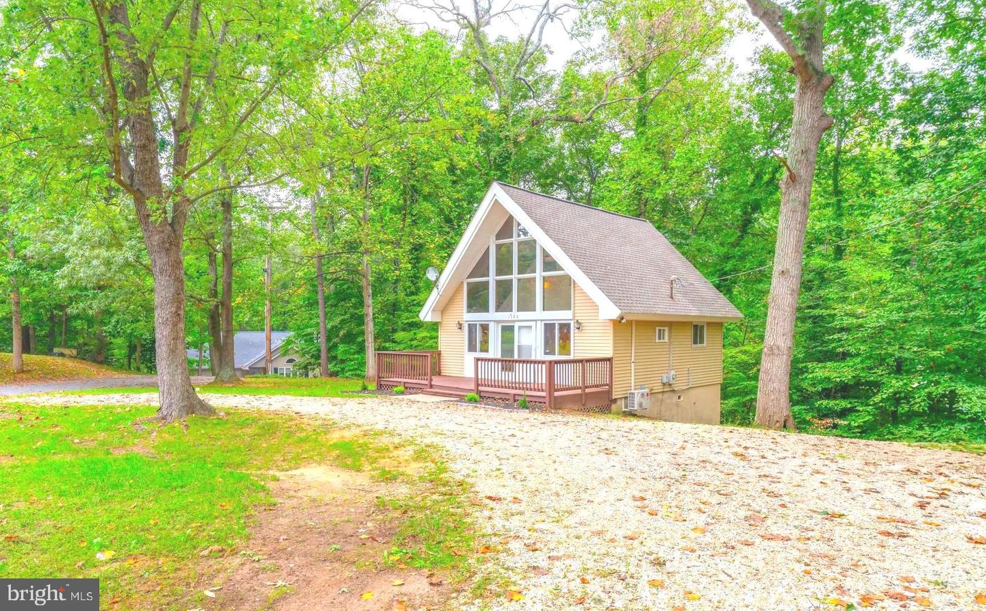 1120 Golden West Way, Lusby