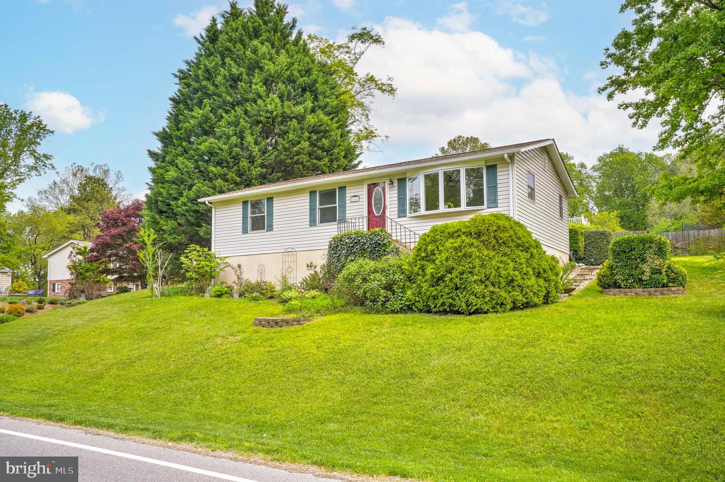 5440 Bayview Avenue, Saint Leonard