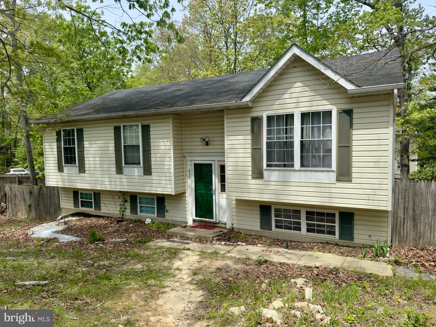 650 Running Fox Road, Lusby