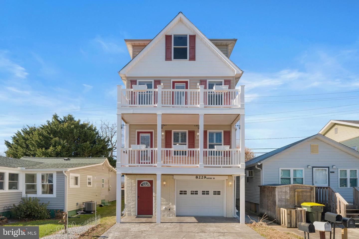 8229 Bayside Road