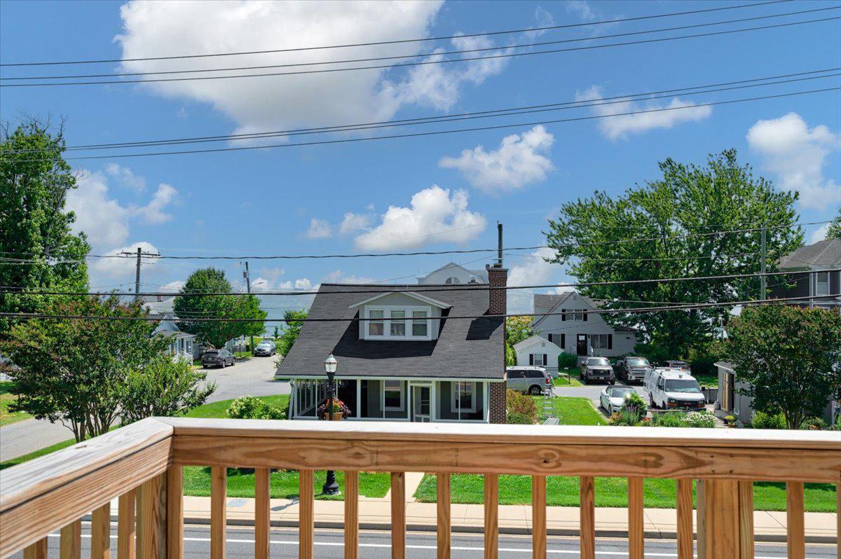 8236 Bayside Road