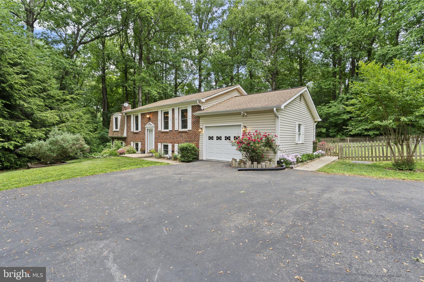 8819 Lafayette Drive