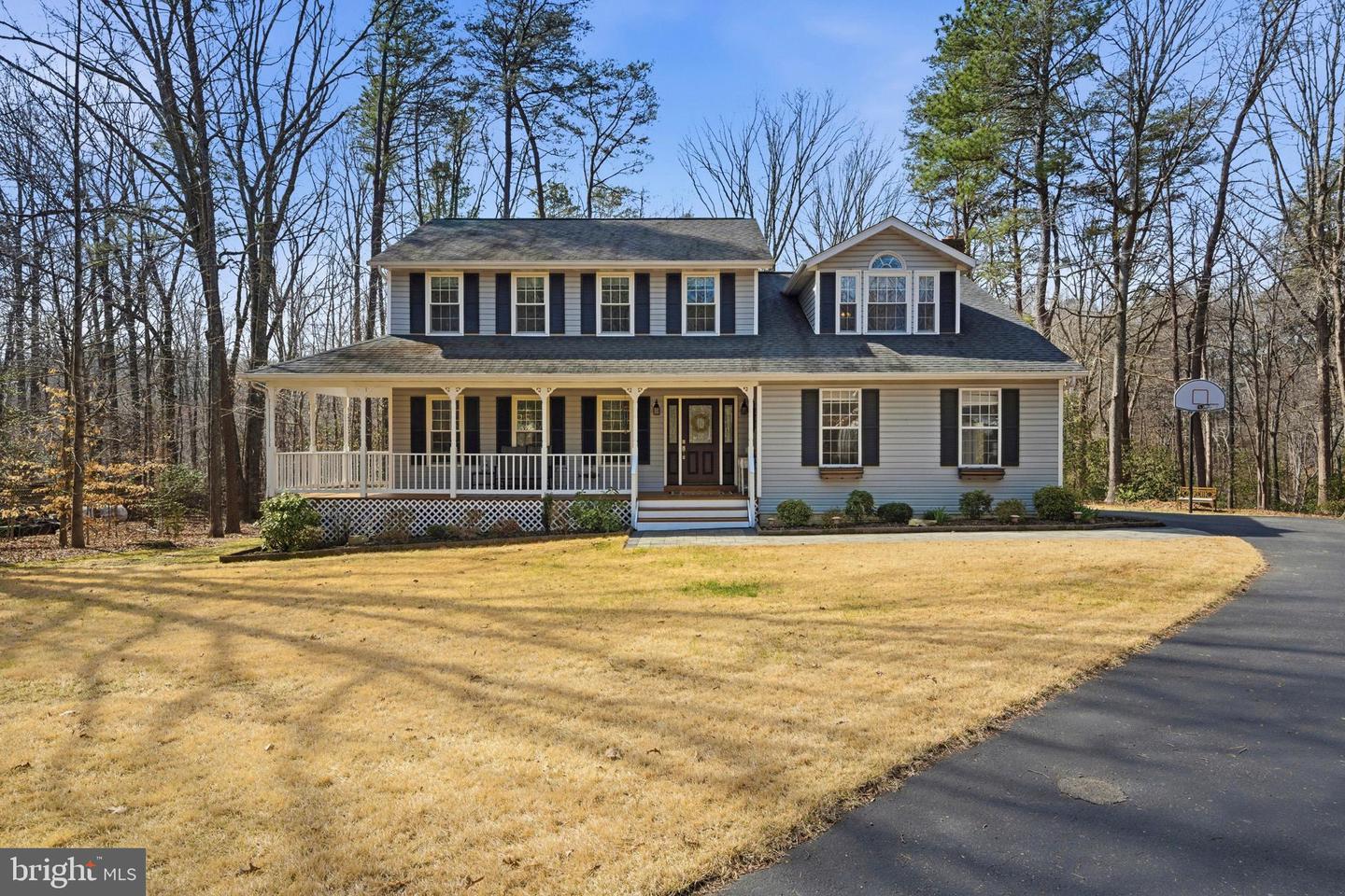 1050 Picture Drive, Saint Leonard