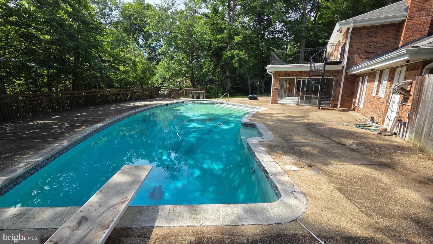 3901 Lakeside Ct