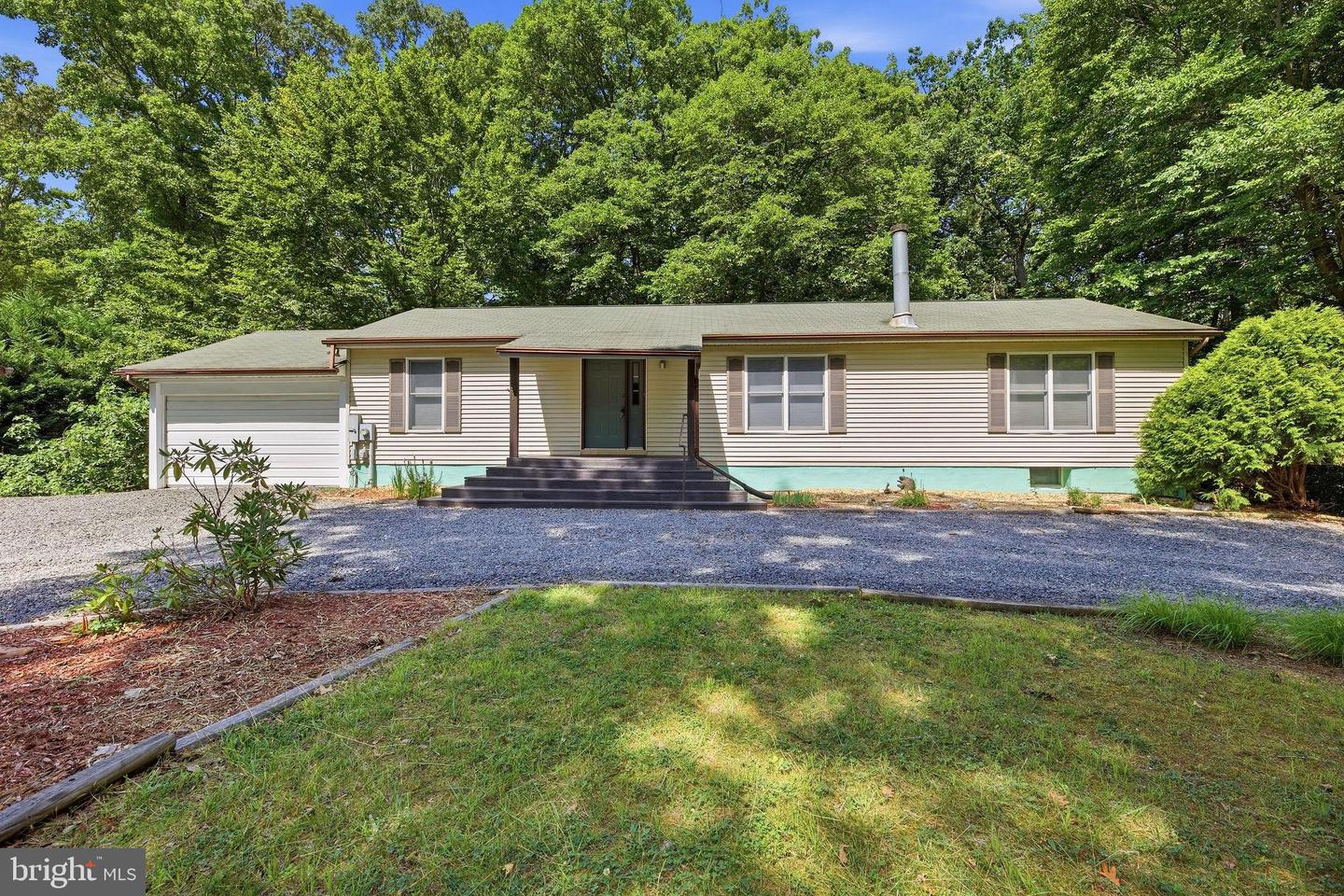 491 Redwood Ln