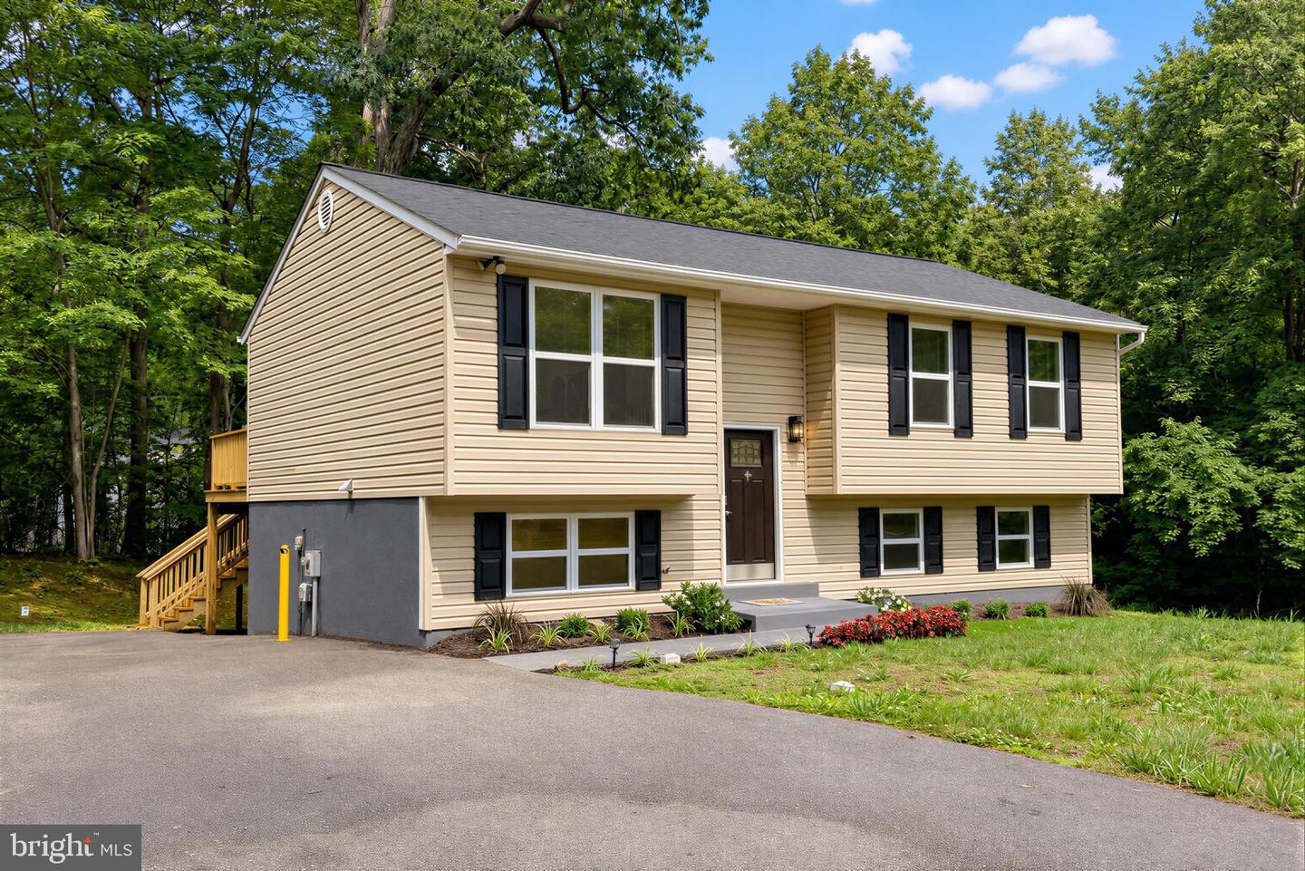 2024 Yew Court, Saint Leonard