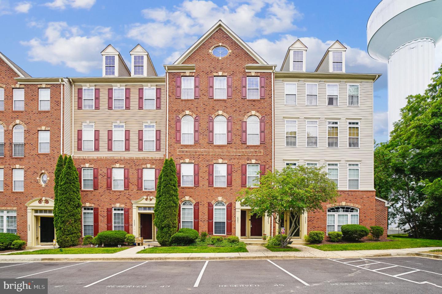 2243 Ivy Lane #8