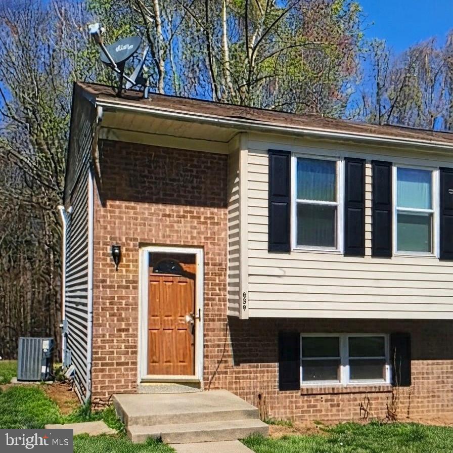 829 Calvert Towne Dr