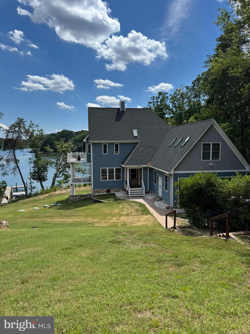 211 Sailboat Court