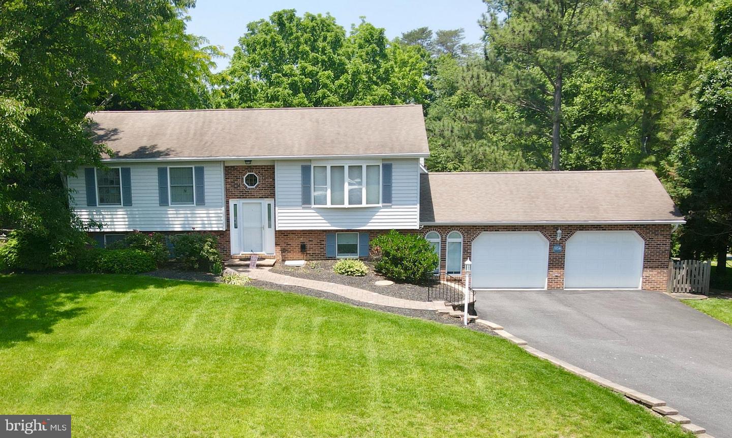 9 White Pine Circle, Elkton