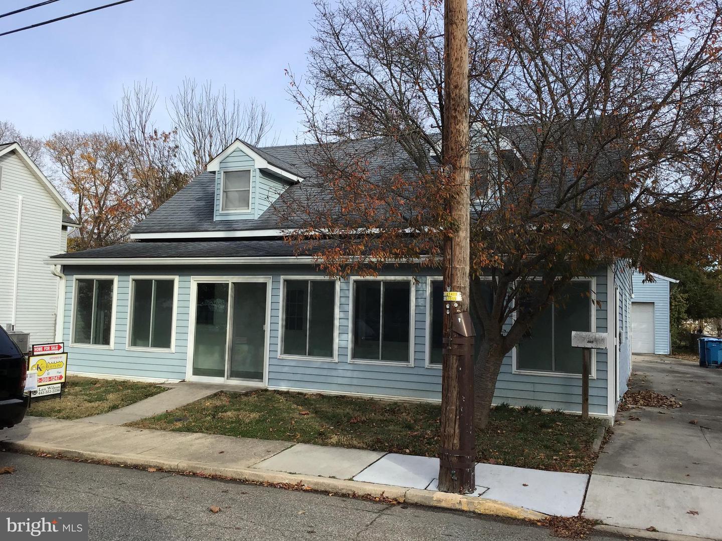 105 W Walnut Street, North East