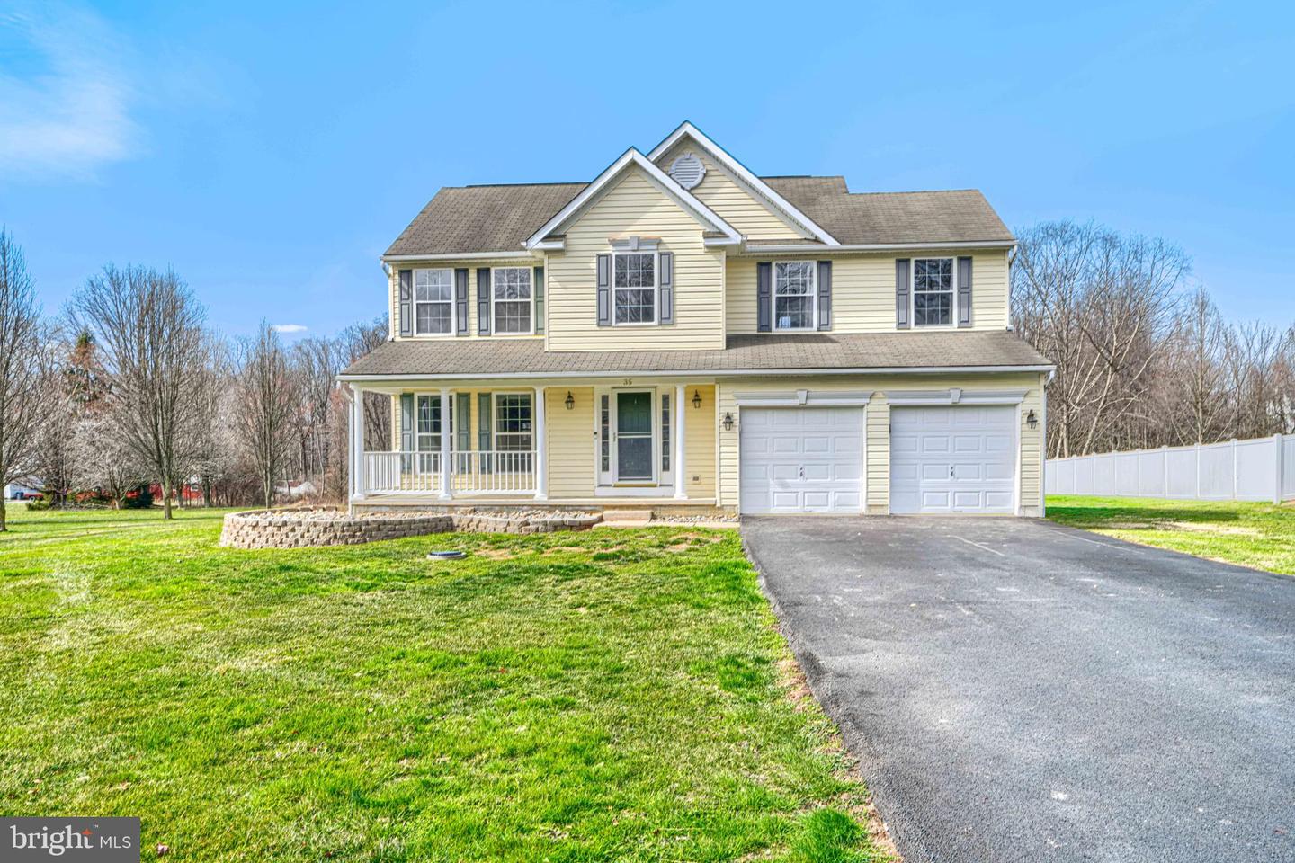 35 Coulson Drive, Colora