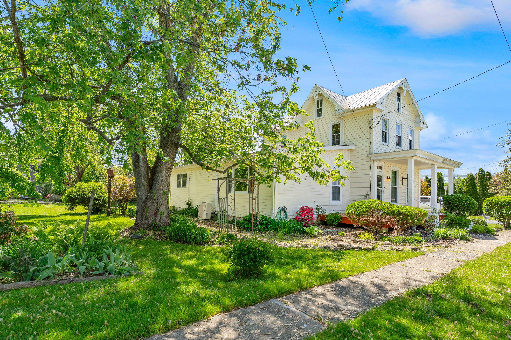 320 Cecil Street