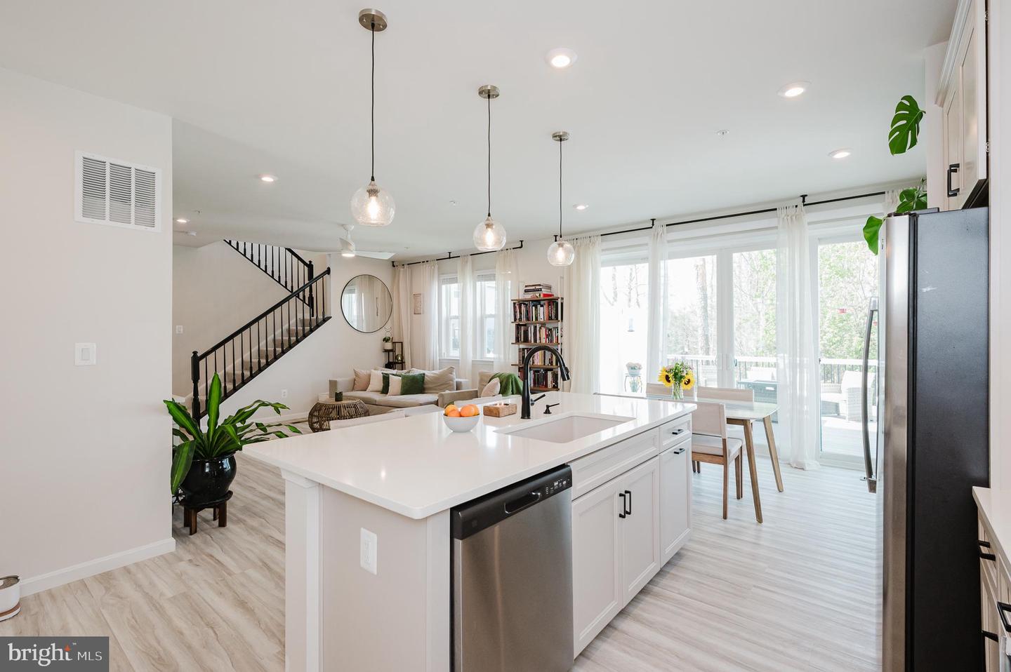 336 Bay Club Parkway