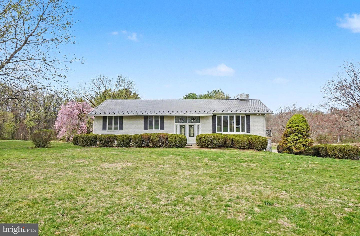 1621 Liberty Grove Road