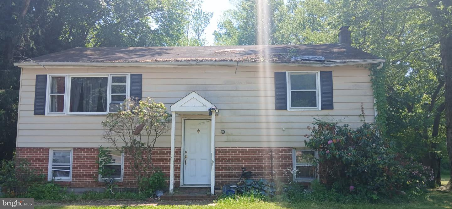 8 Barksdale Court