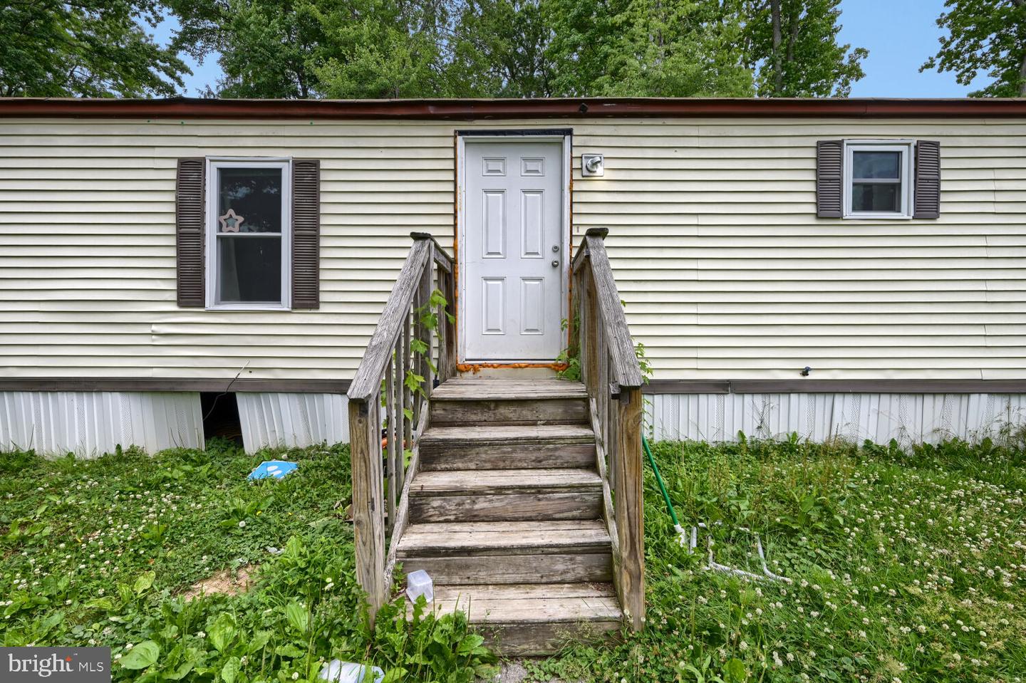 107 Michigan Court, North East