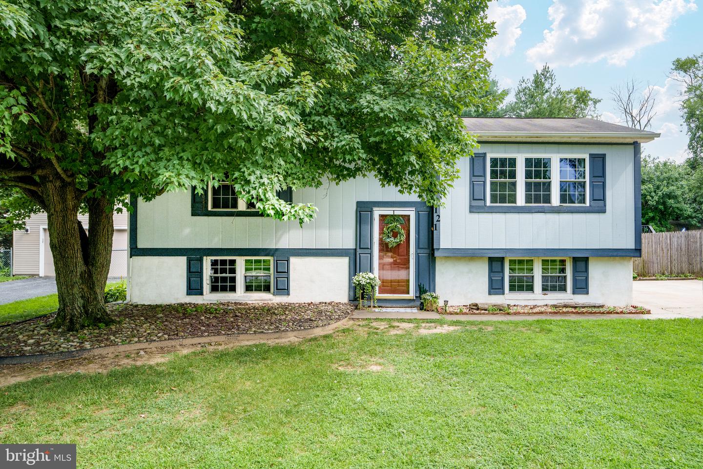 121 S Tartan Drive