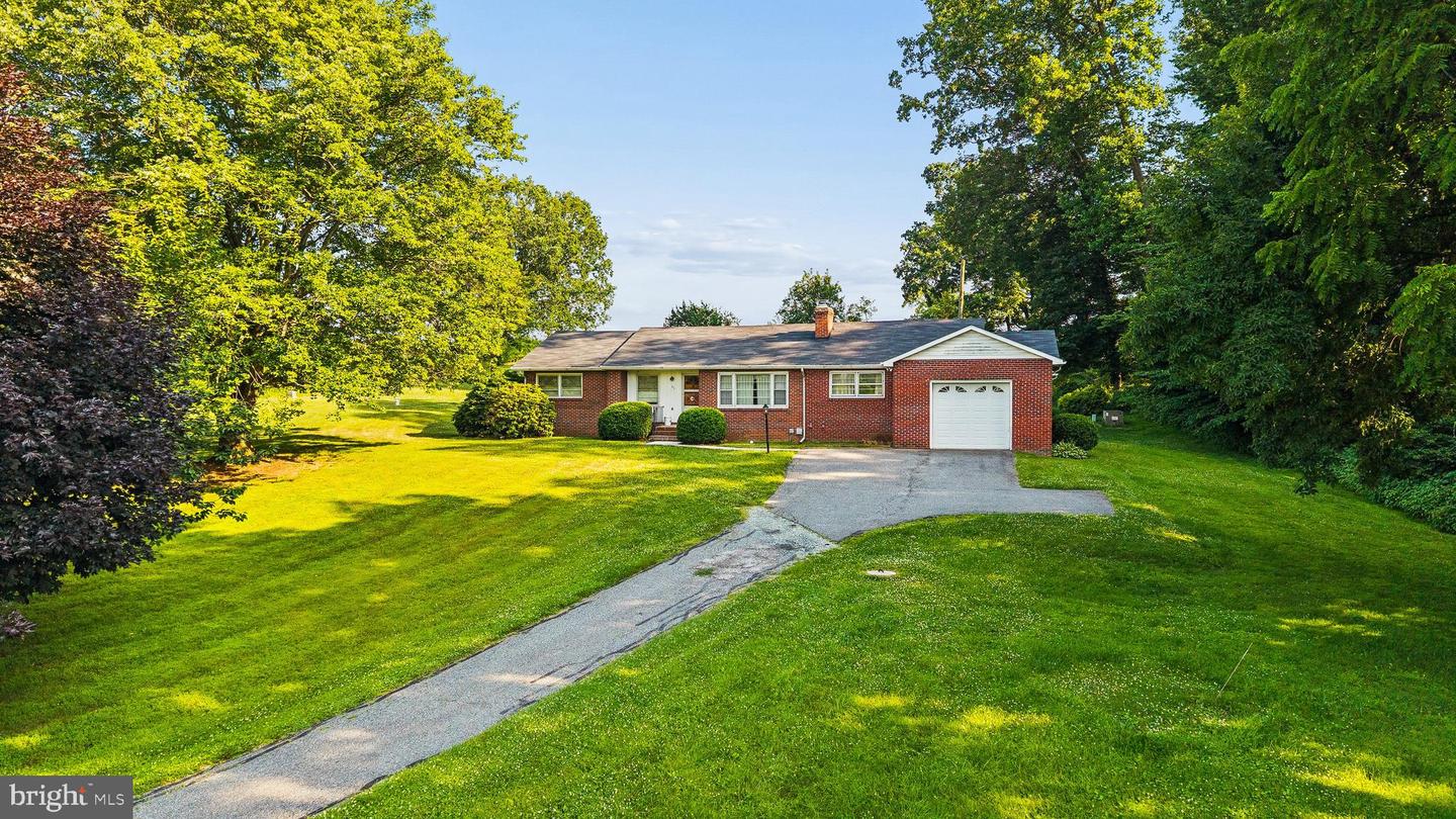 30 Coulter Lane