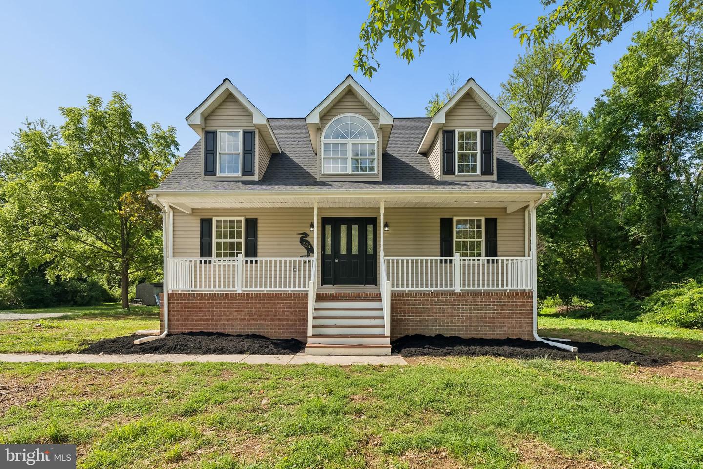 224 W Cecil Avenue
