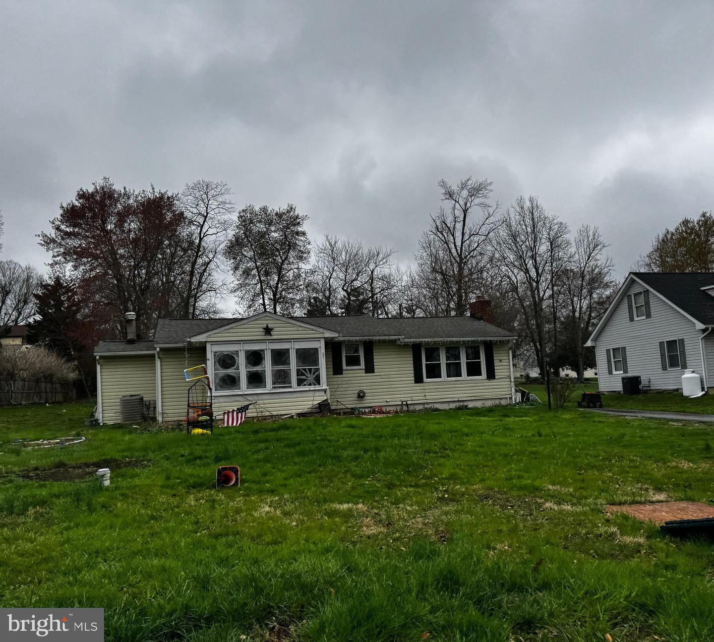 27 1st Avenue