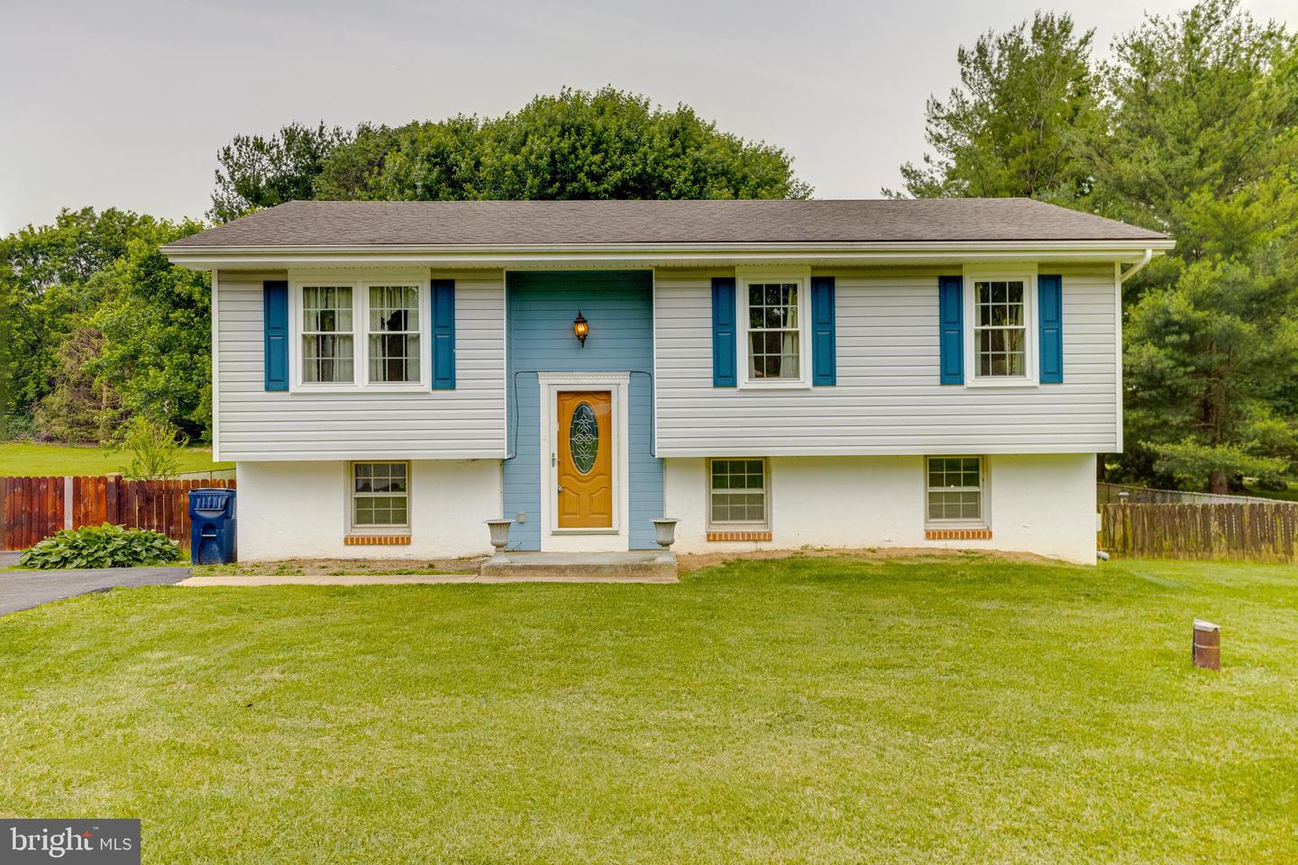 12 Thruway Drive