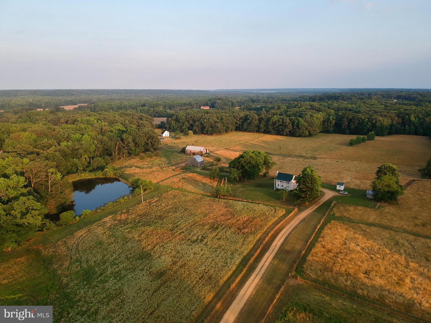 9885 Heatherstone Drive, Bel Alton