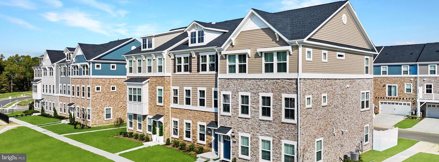 10786 Cosmic Pl, White Plains
